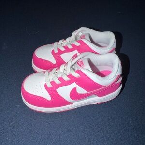 Nike Kids Sneakers in Pink and White
